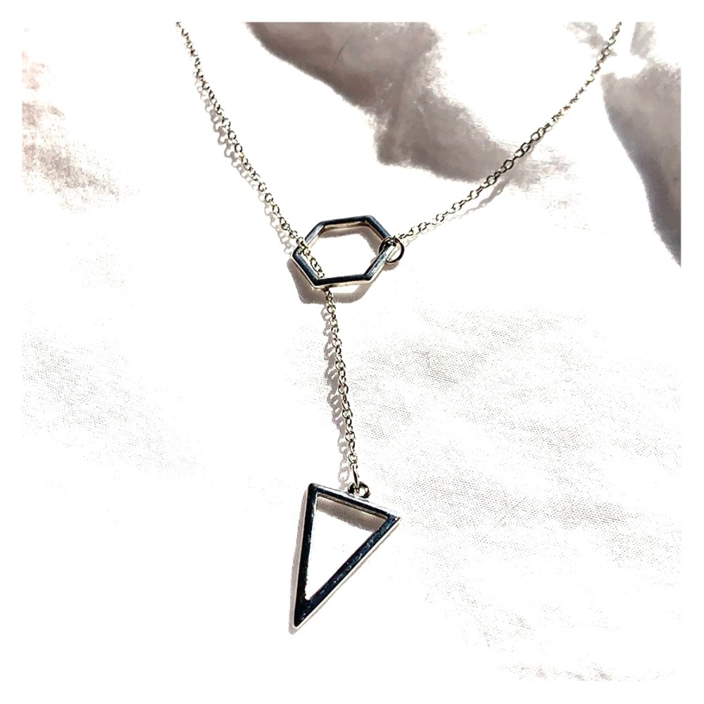 Hanging geometric shapes necklace